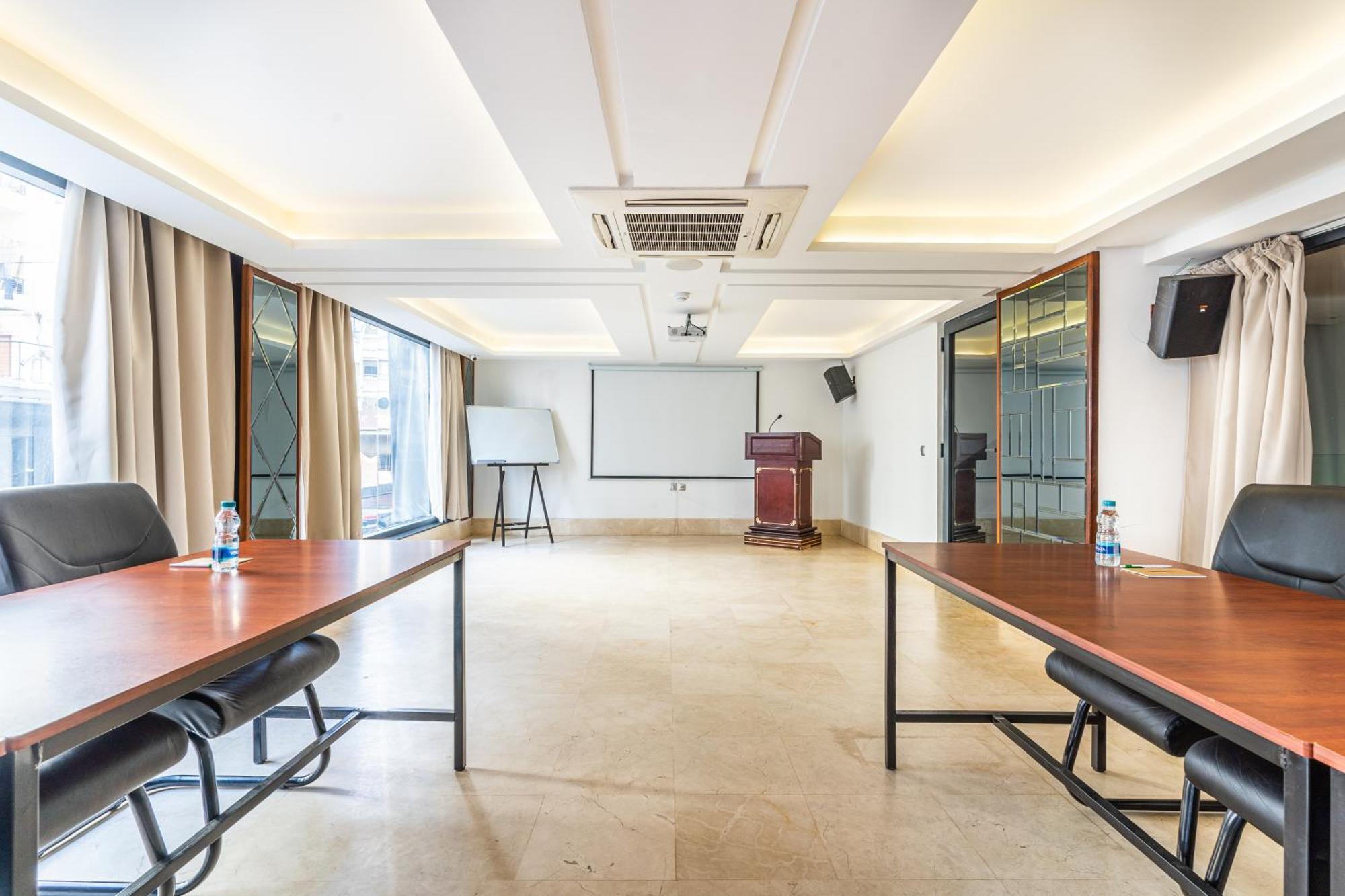 One Hotel Казабланка Екстериор снимка Meeting room